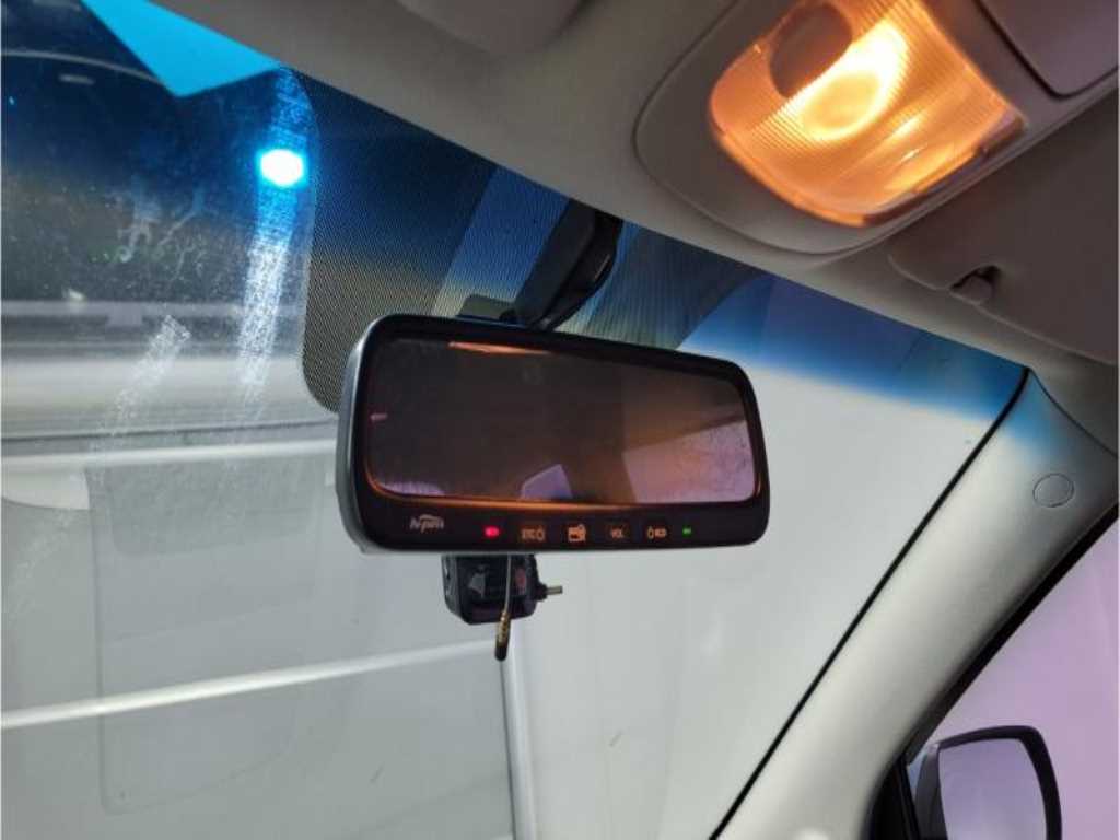 KIA Carnival - Vista 8