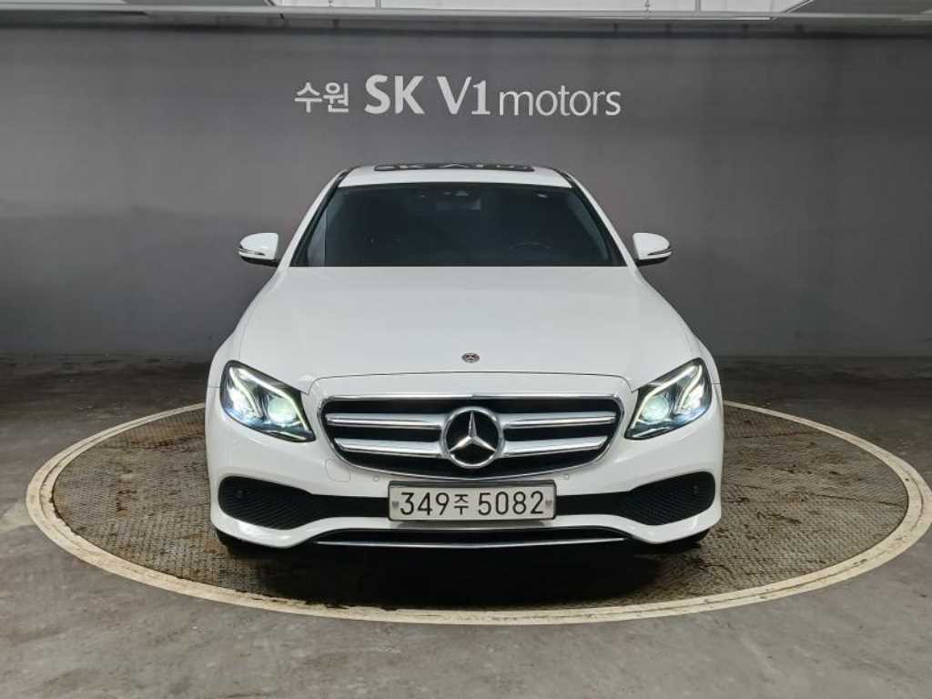 Mercedes Benz E class 2020 Blanco - Importación desde Corea - HF Imports Iquique - Foto 1