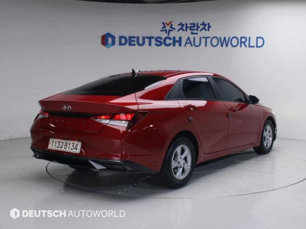 HYUNDAI Avante - Vista 2