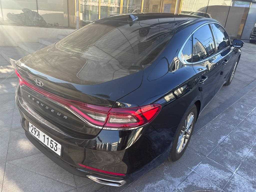 HYUNDAI Grandeur - Vista 8