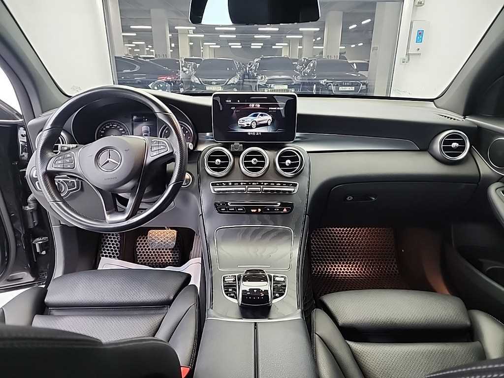 Mercedes Benz GLC Class - Vista 7