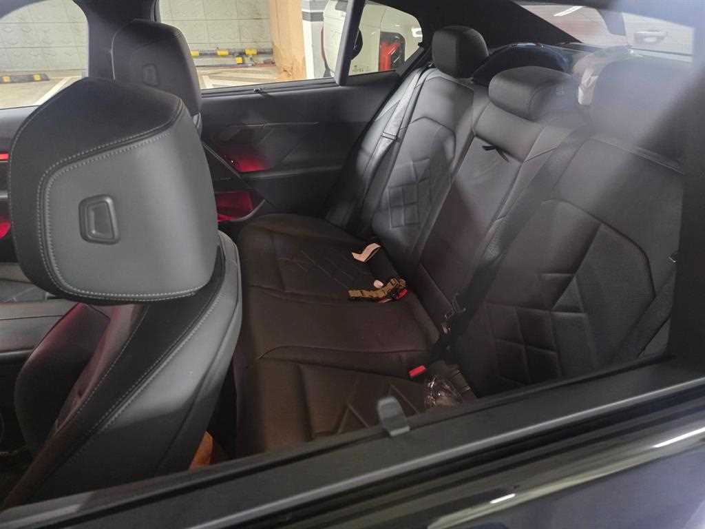 BMW i5 2024 Negro - Importación desde Corea - HF Imports Iquique - Foto 14