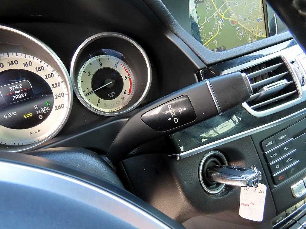 Mercedes Benz E class - Vista 10