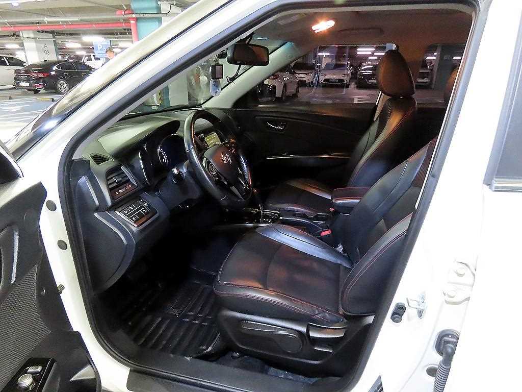 Ssangyong Tivoli - Vista 6