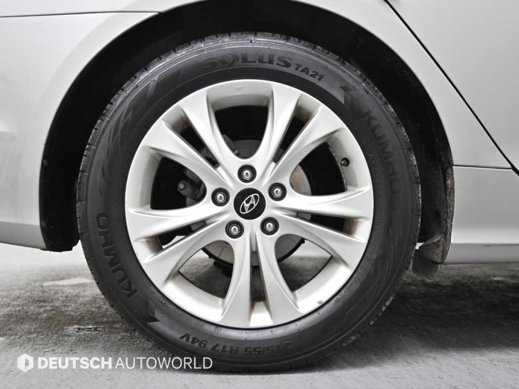 HYUNDAI Sonata - Vista 5