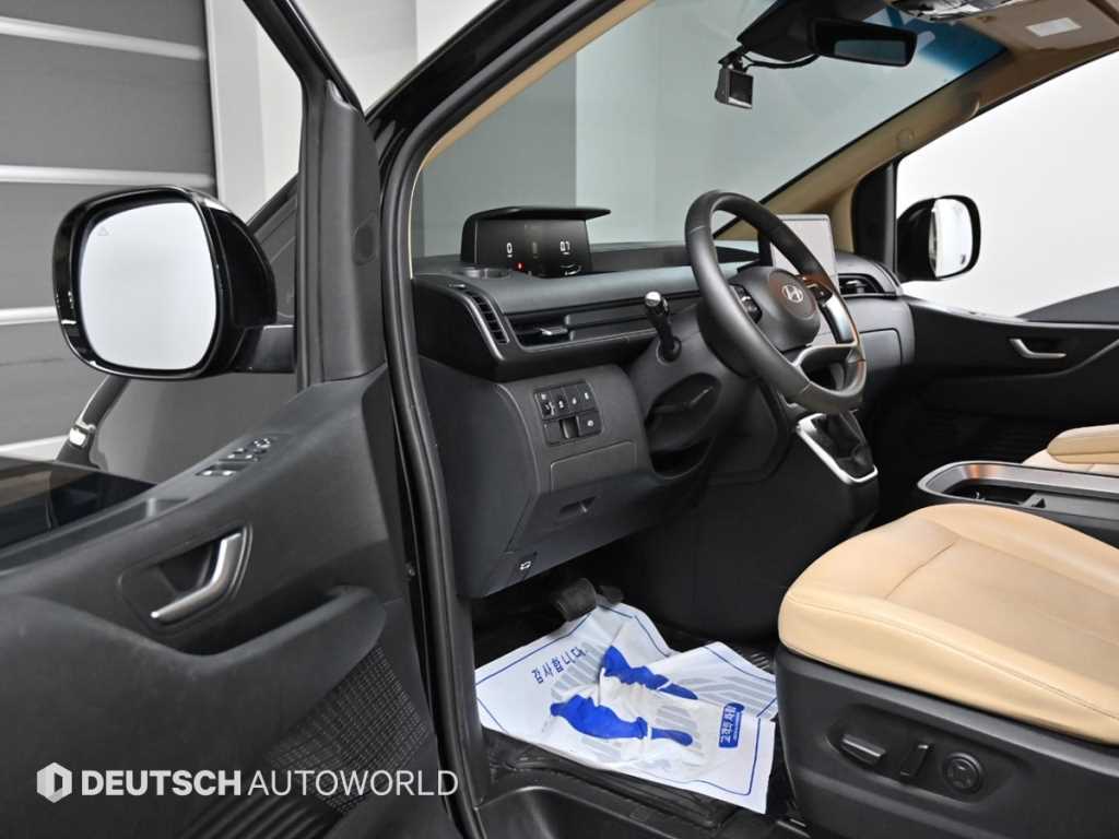 HYUNDAI Staria - Vista 11