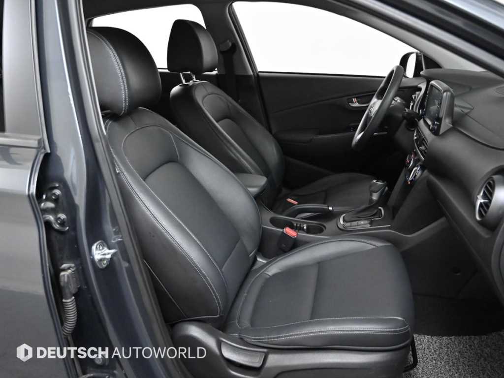 HYUNDAI Kona - Vista 10