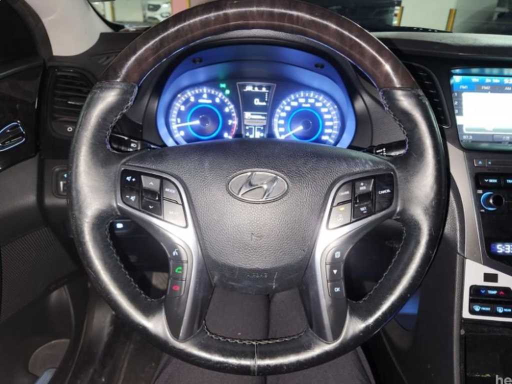 HYUNDAI Grandeur - Vista 10