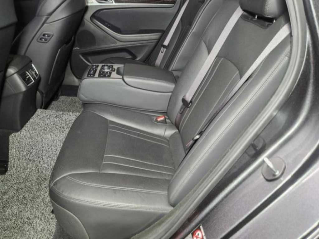 Genesis G80 - Vista 6