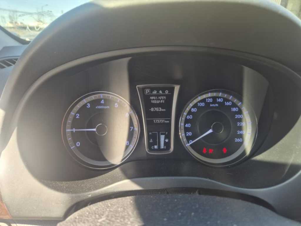 HYUNDAI Aslan - Vista 7