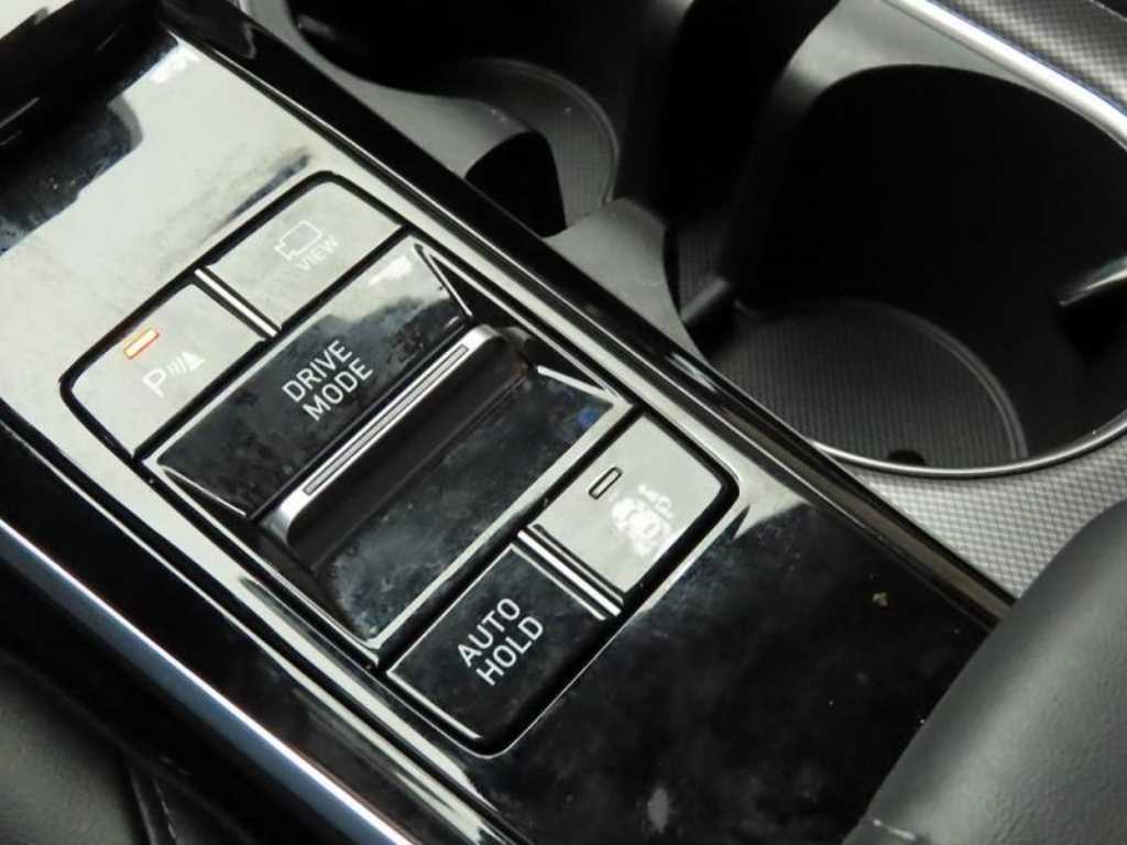 HYUNDAI Sonata - Vista 12