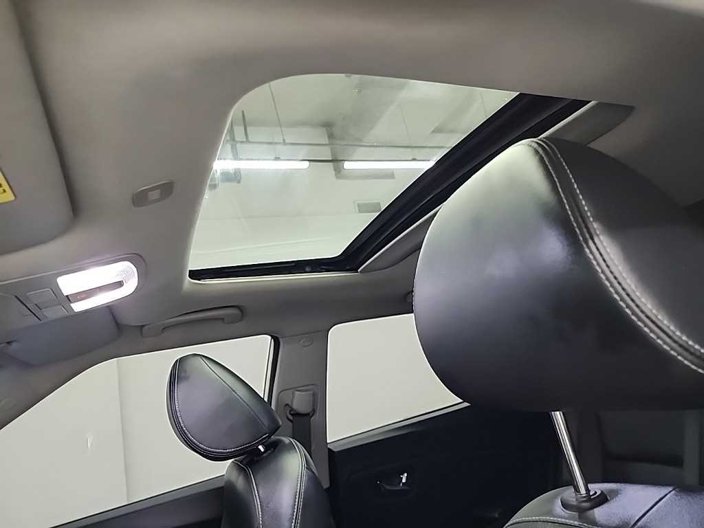 Ssangyong Tivoli 2017 Blanco - Importación desde Corea - HF Imports Iquique - Foto 13