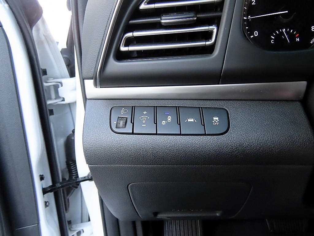 HYUNDAI Avante - Vista 12