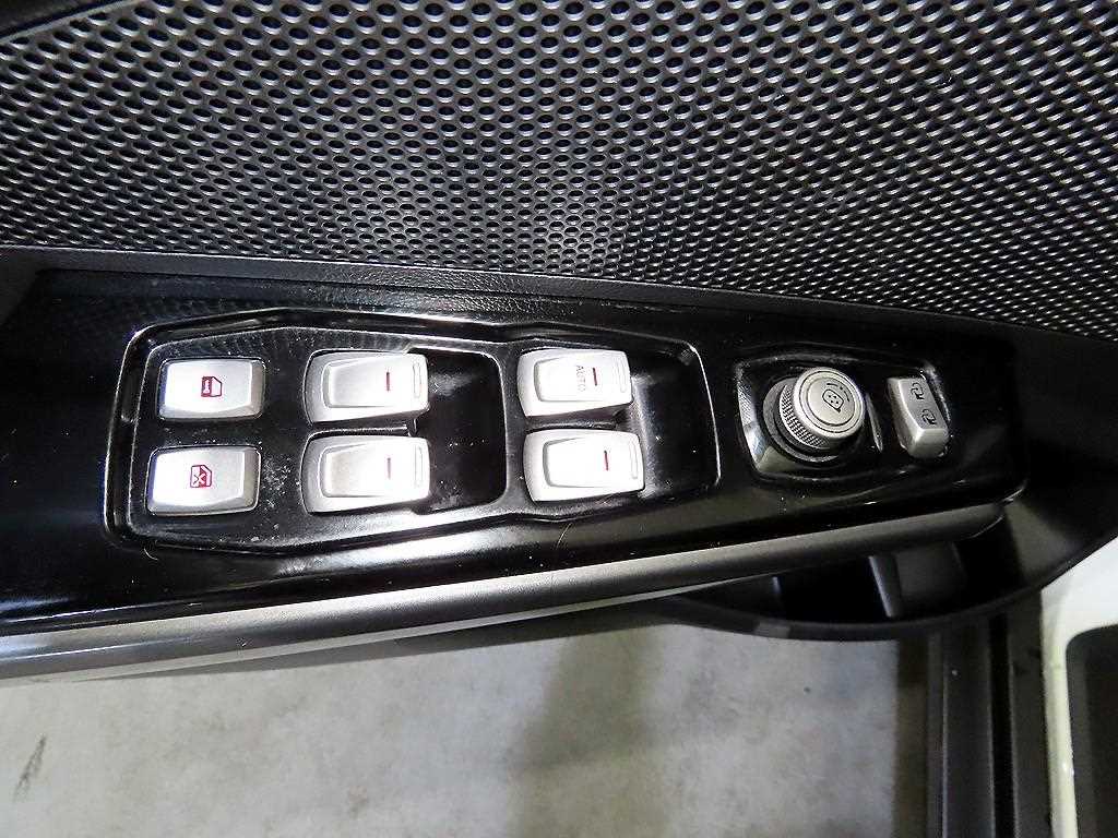 Ssangyong Tivoli 2017 Blanco - Importación desde Corea - HF Imports Iquique - Foto 13