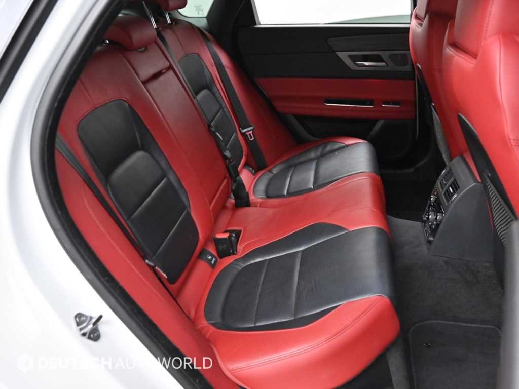 Jaguar XF - Vista 10