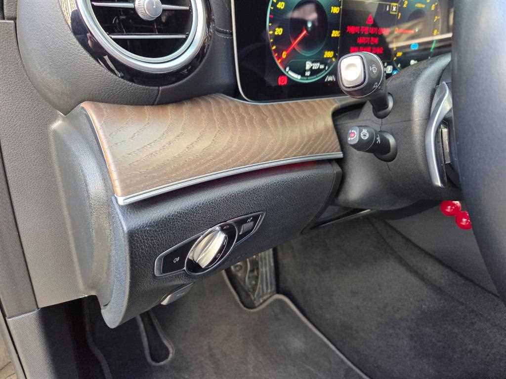 Mercedes Benz E class - Vista 10