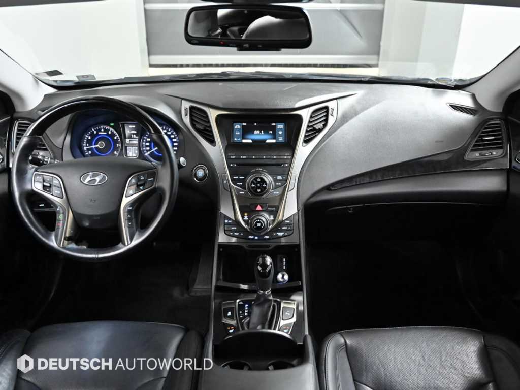 HYUNDAI Grandeur - Vista 7