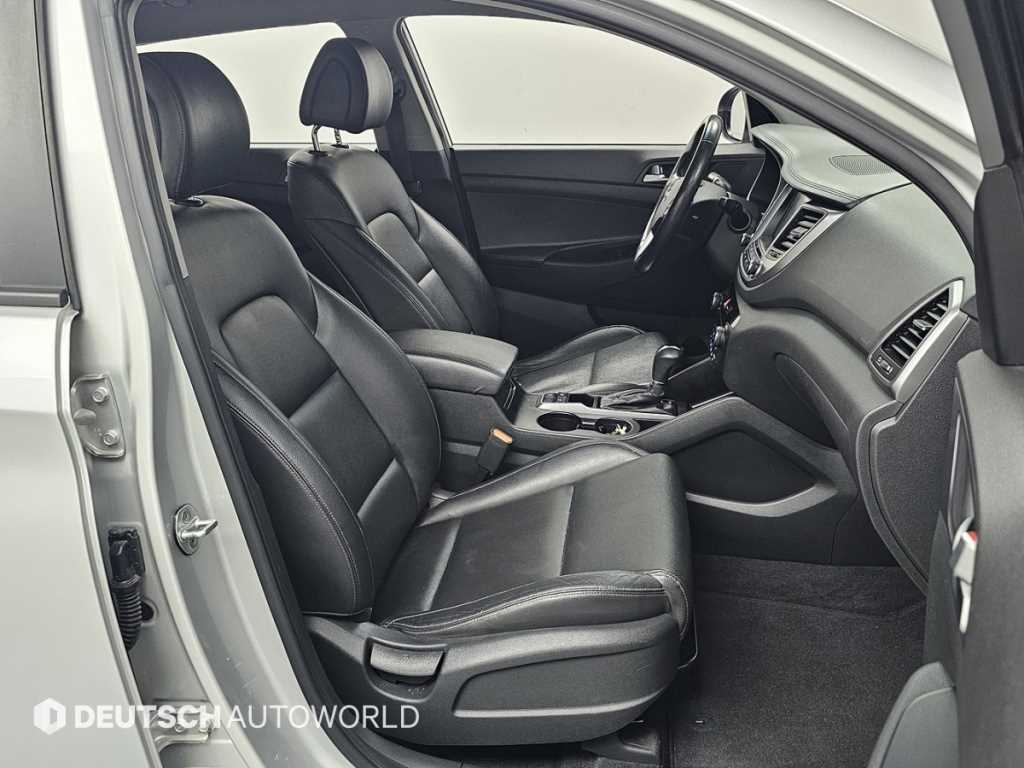 HYUNDAI Tucson - Vista 10