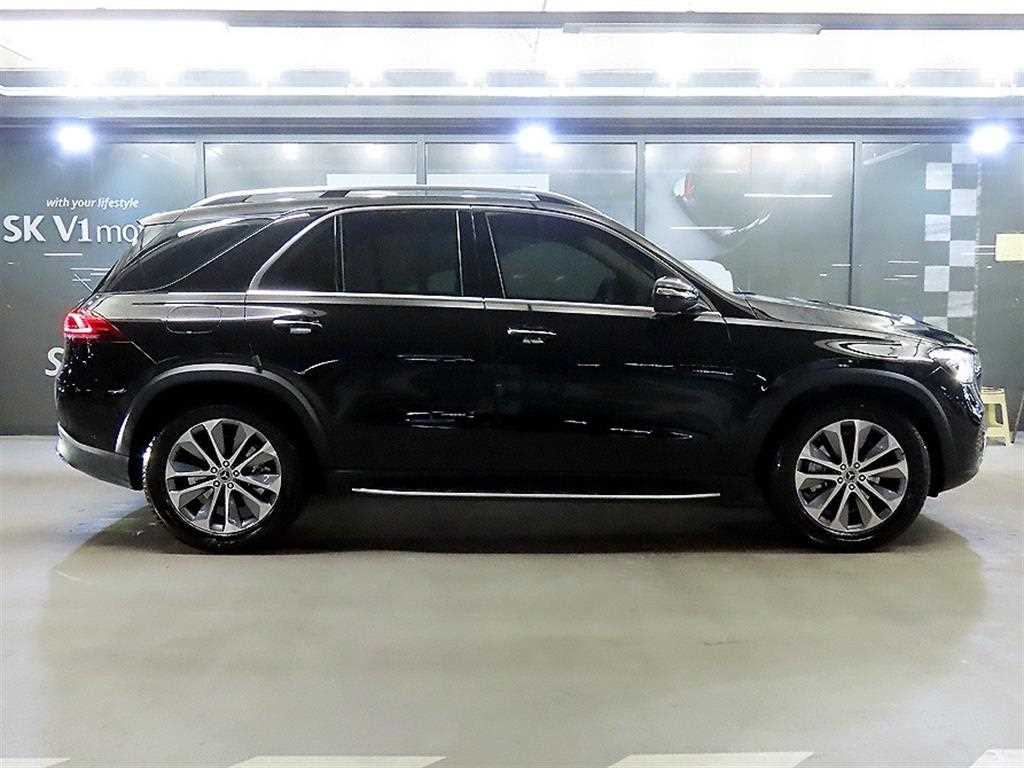 Mercedes Benz GLE Class - Vista 3