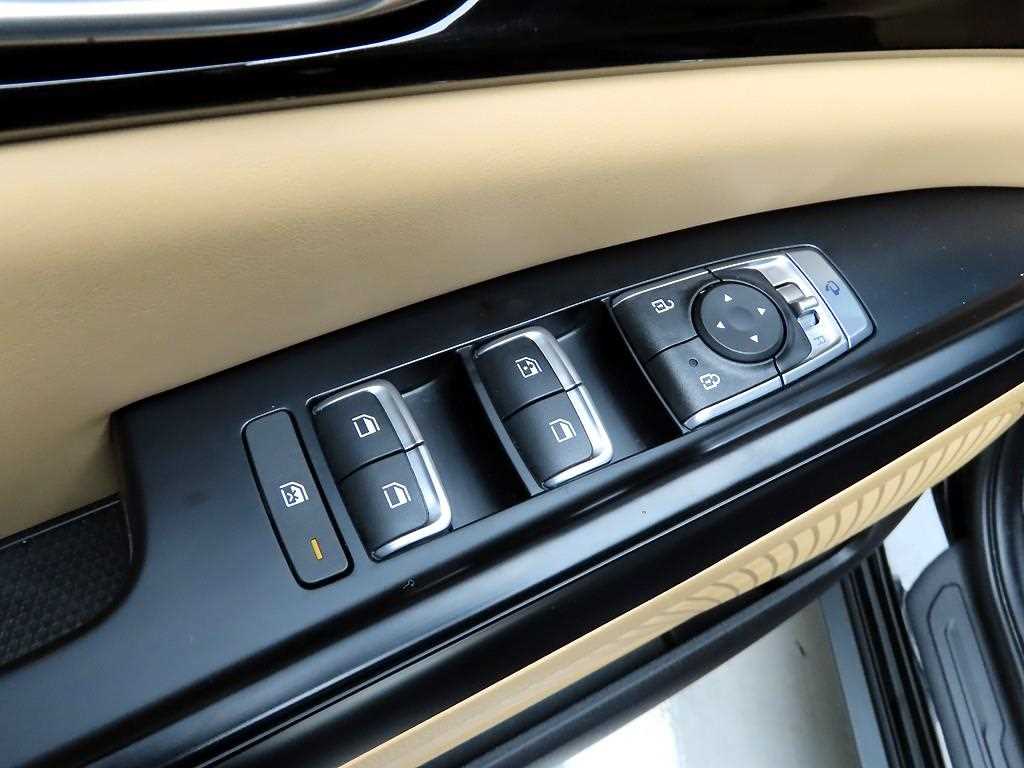 KIA Carnival - Vista 11