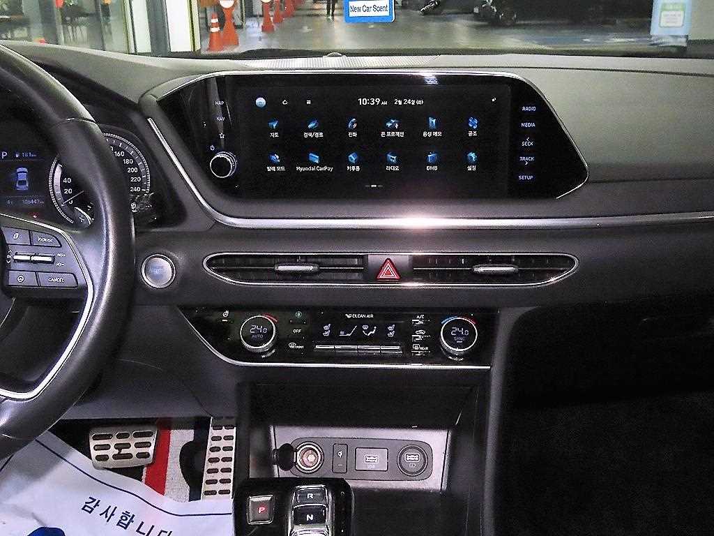 HYUNDAI Sonata - Vista 11