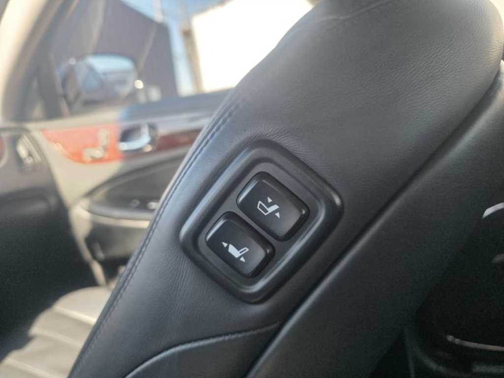 HYUNDAI Equus - Vista 11