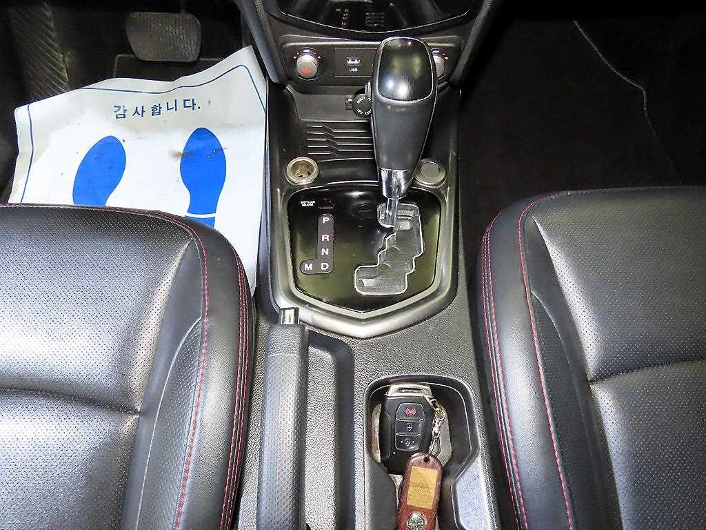 Ssangyong Tivoli - Vista 12