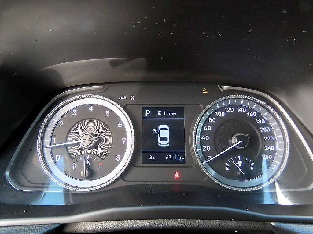 HYUNDAI Sonata - Vista 9