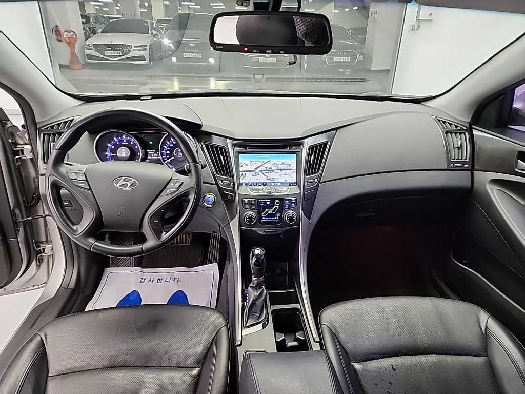 HYUNDAI Sonata - Vista 7