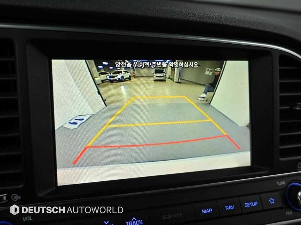 HYUNDAI Avante 2018 Blanco - Importación desde Corea - HF Imports Iquique - Foto 15