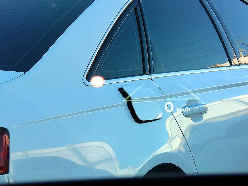 KIA Carnival - Vista 10