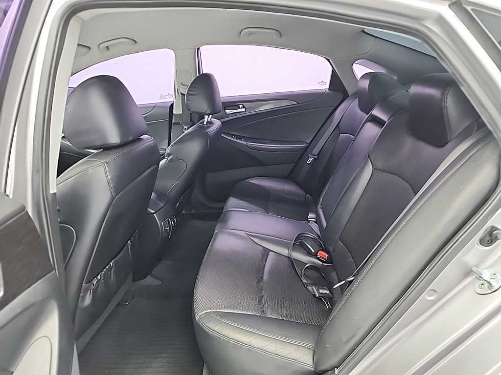 HYUNDAI Sonata - Vista 12