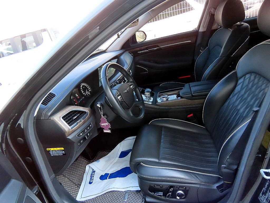 Genesis G90 - Vista 5