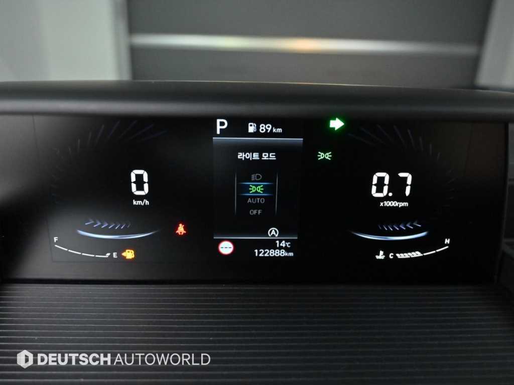 HYUNDAI Staria - Vista 8