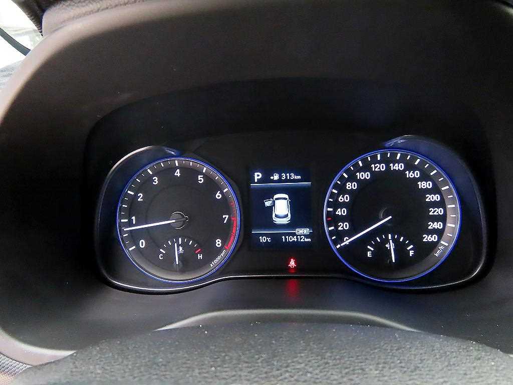 HYUNDAI Kona - Vista 9