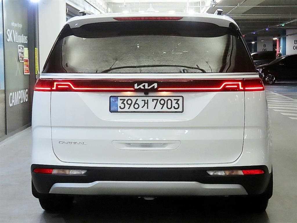KIA Carnival - Vista 5