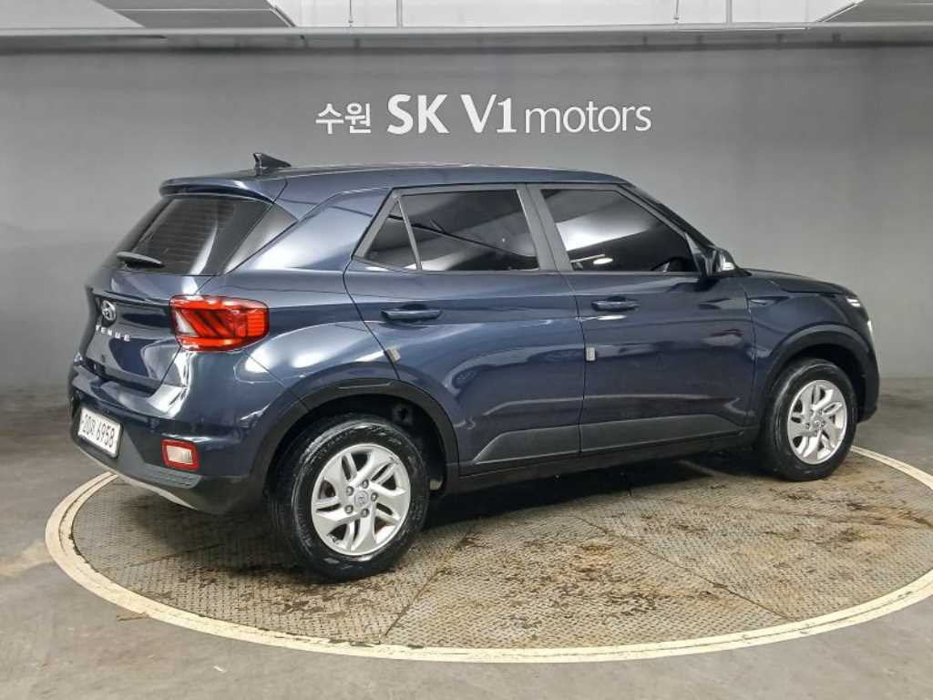 HYUNDAI Venue - Vista 4