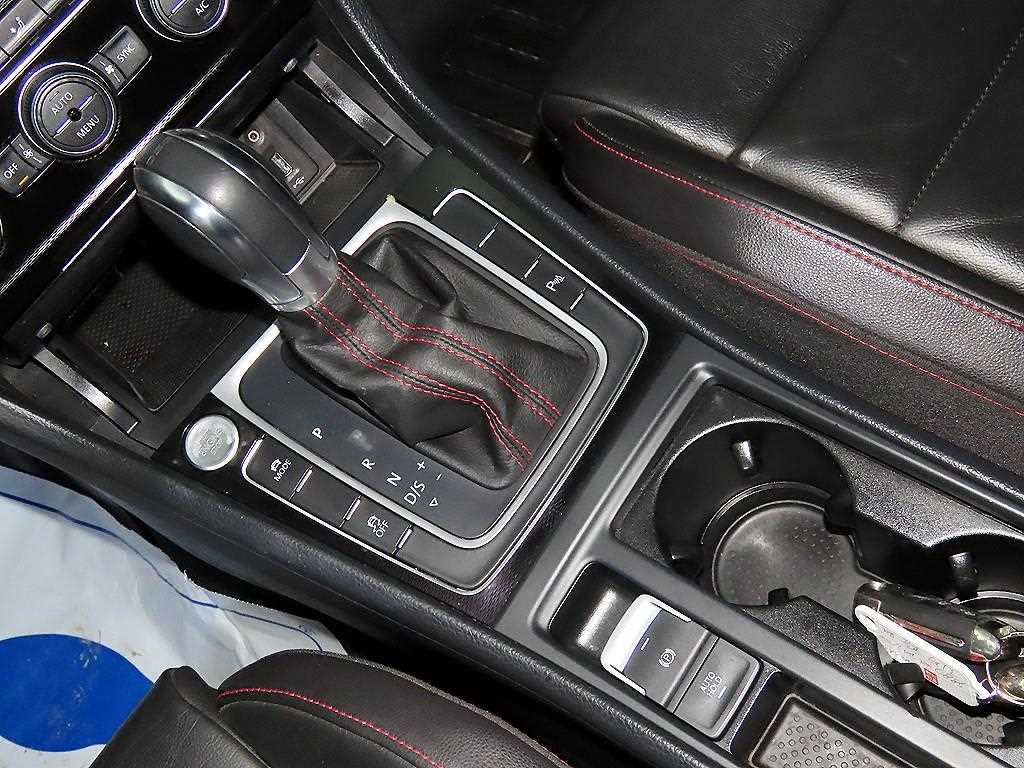 Volkswagen Golf - Vista 12