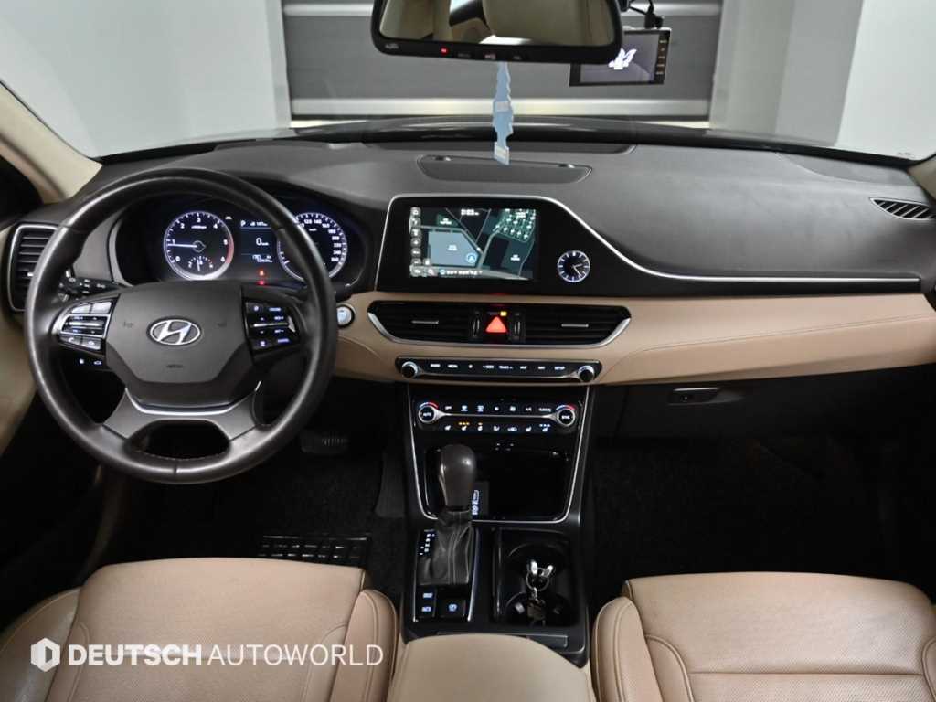 HYUNDAI Grandeur - Vista 7