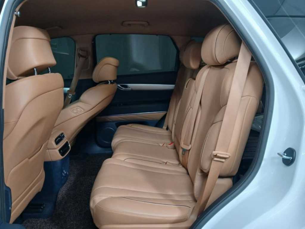 Genesis GV80 - Vista 7