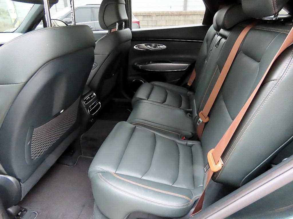 Genesis GV70 - Vista 6