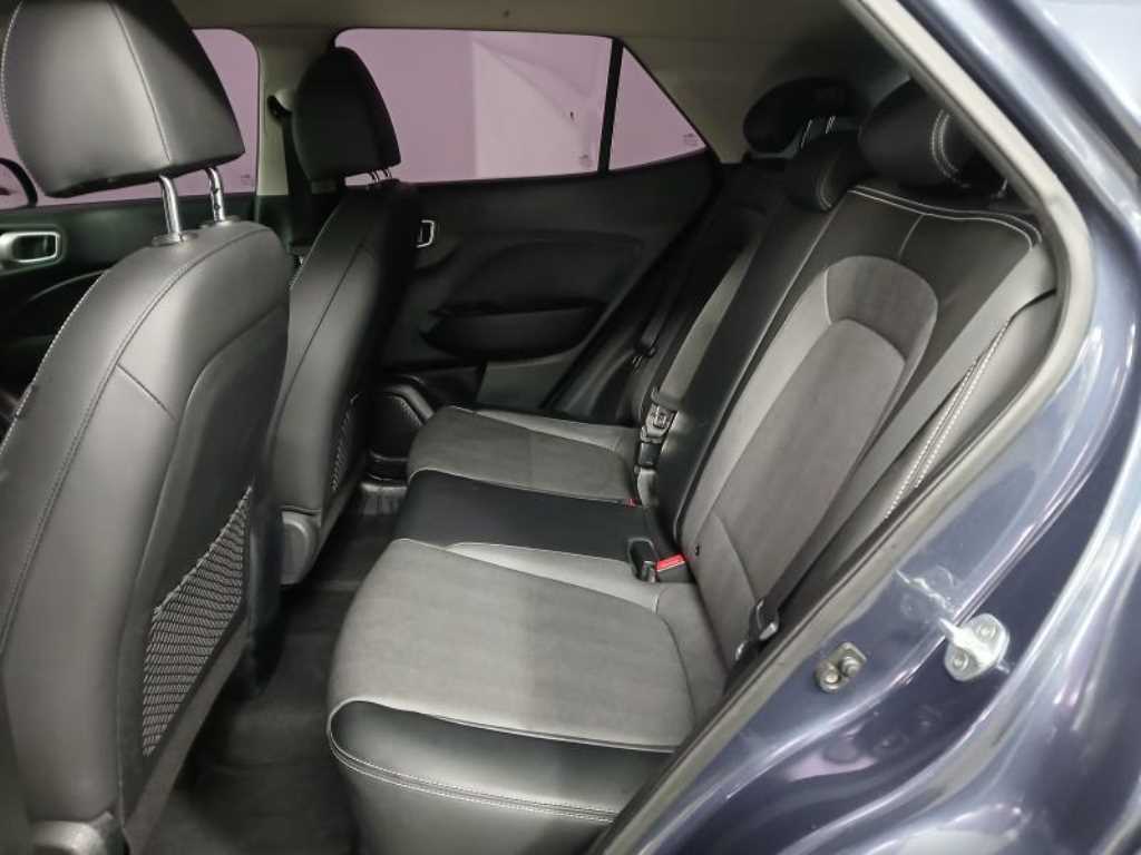 HYUNDAI Venue - Vista 7