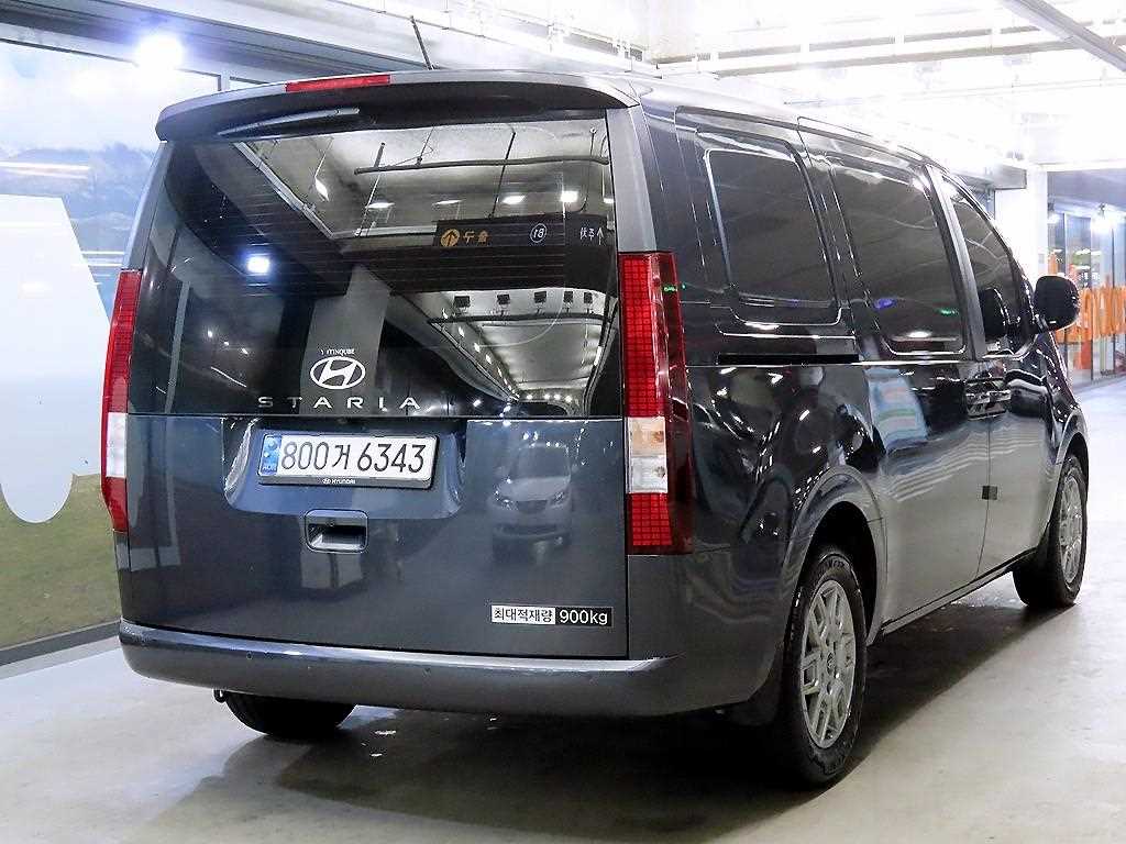 HYUNDAI Staria - Vista 4