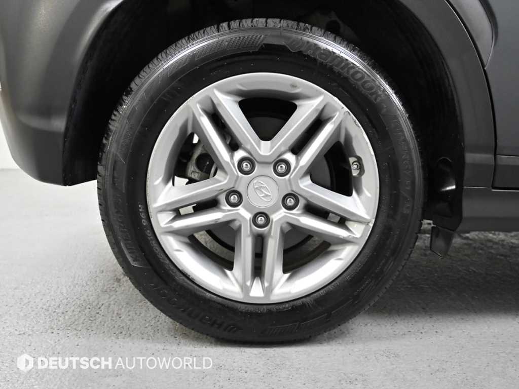 HYUNDAI Kona - Vista 5