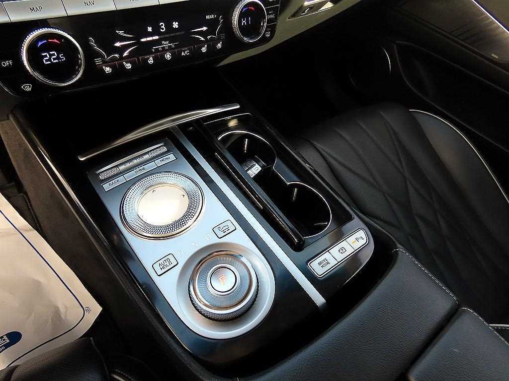 Genesis G80 - Vista 10