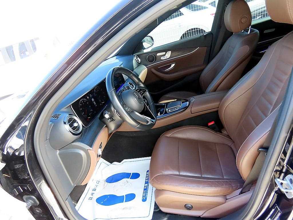 Mercedes Benz E class - Vista 5