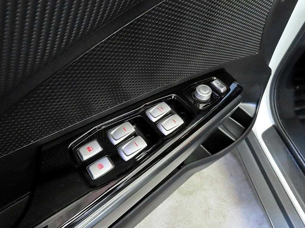 Ssangyong Tivoli 2016 Blanco - Importación desde Corea - HF Imports Iquique - Foto 13