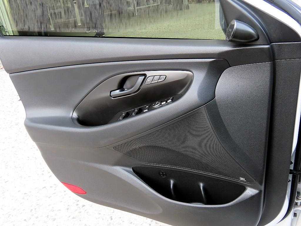 HYUNDAI i30 - Vista 12