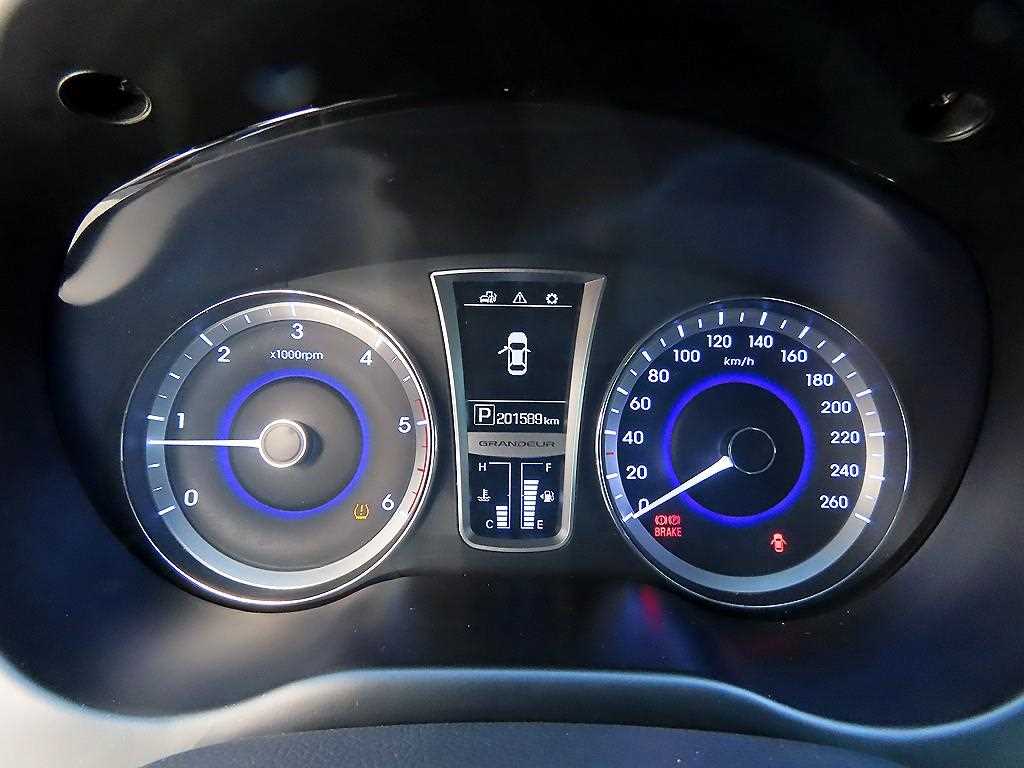 HYUNDAI Grandeur - Vista 9