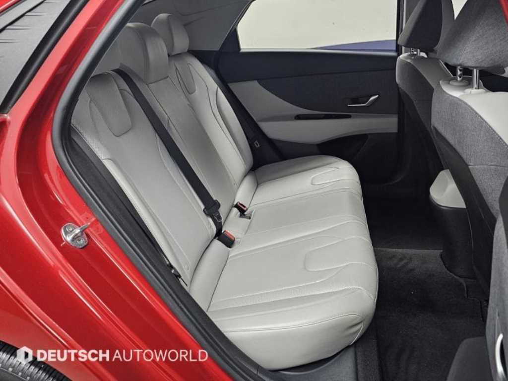 HYUNDAI Avante - Vista 12